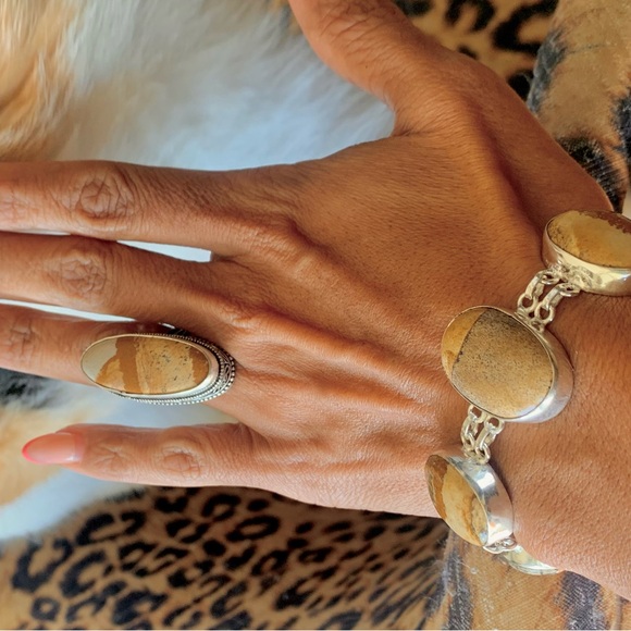 Sold out - Picture 11 of 12